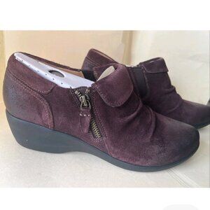 CLARKS Rosely Lo Distressed BURGUNDY SUEDE Ankle Boots 10M BRAND NEW IN BOX